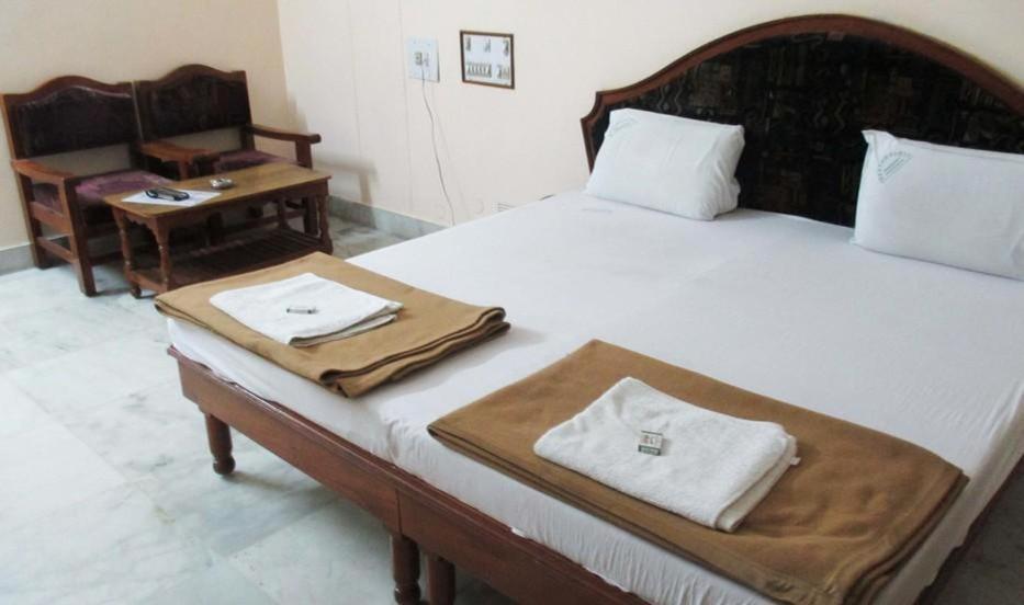 בהדראצ'לם Hotel Geethanjali Residency מראה חיצוני תמונה