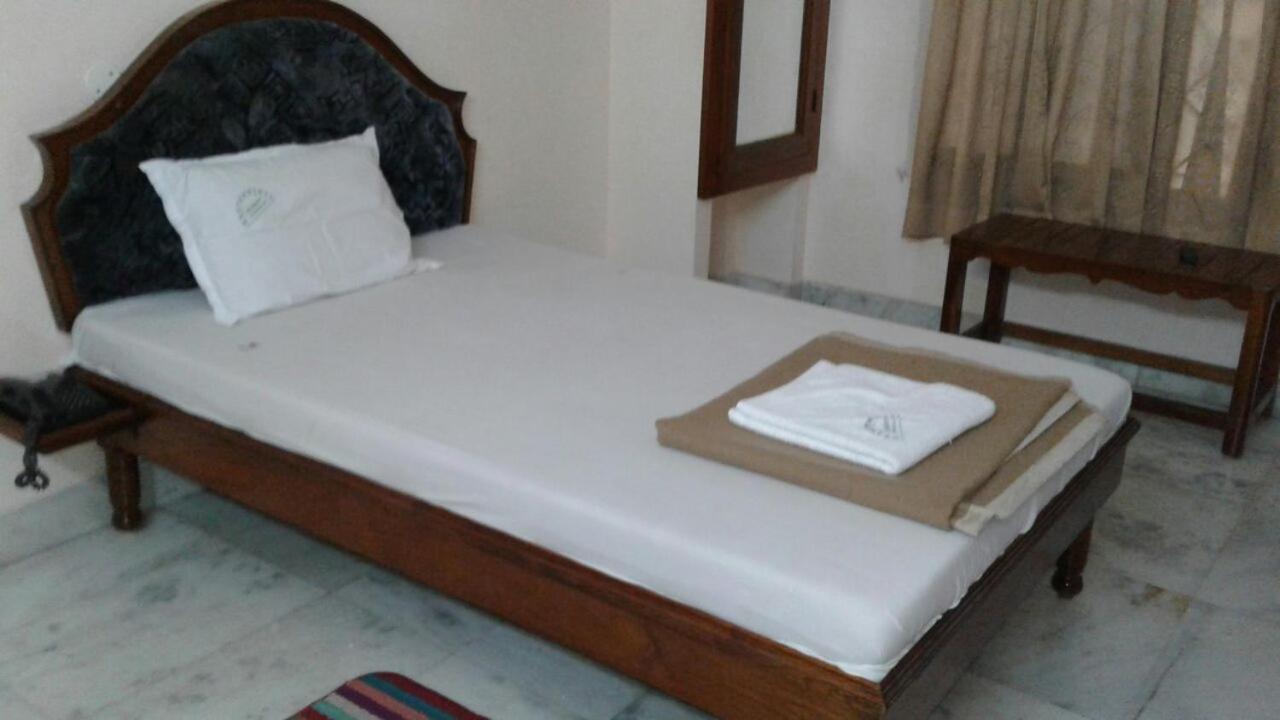 בהדראצ'לם Hotel Geethanjali Residency מראה חיצוני תמונה